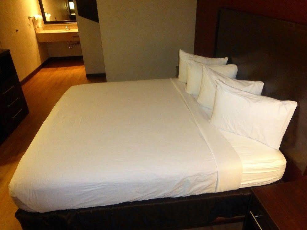 Red Roof Inn Mobile North - Saraland Bagian luar foto